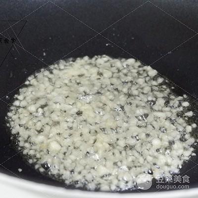 蒜蓉小龙虾配菜放什么好，蒜蓉粉丝蒸青龙虾的做法-5