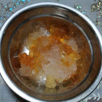 牛奶炖桃胶雪燕皂角米的做法，如何煮桃胶雪燕皂角米窍门-5