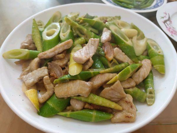 鲜笋炒肉片怎么炒好吃（新鲜竹笋炒肉片的家常做法）-1
