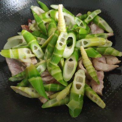 鲜笋炒肉片怎么炒好吃（新鲜竹笋炒肉片的家常做法）-7