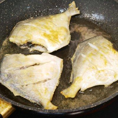 平鱼怎么做好吃又简单（怎样红烧平鱼好吃）-7
