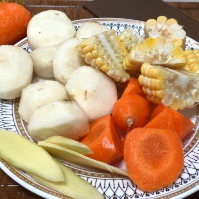 鸡骨草煲猪骨汤加什么食材，鸡骨草要泡多久可以煲汤-7