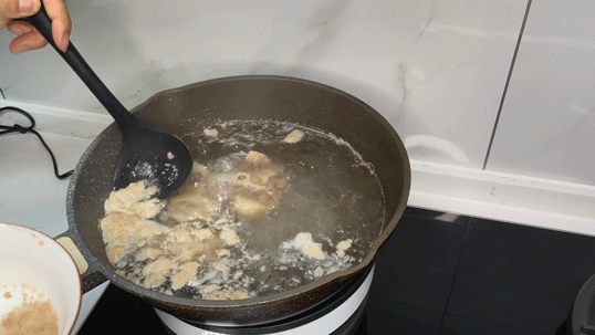 牛尾西红柿汤的做法，番茄牛尾骨怎么炖好吃？-3