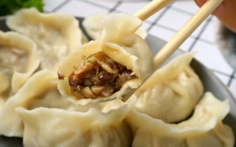 香菇猪肉馅饺子的做法（香菇馅儿的饺子怎么做好吃）