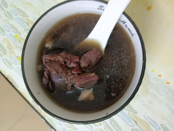 鸡骨草煲猪骨汤加什么食材，鸡骨草煲猪骨放什么料？-1