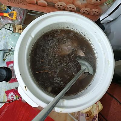 鸡骨草煲猪骨汤加什么食材，鸡骨草煲猪骨放什么料？-2