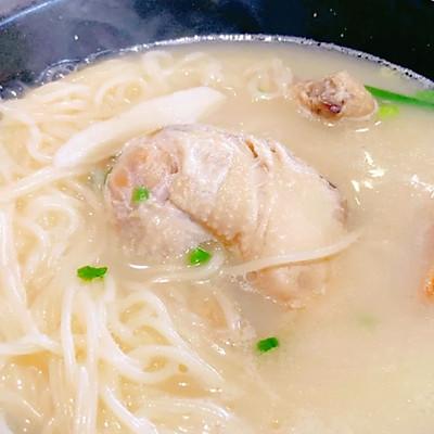 正宗老鸭粉丝汤的做法（煲老鸭汤放什么材料最好）-7