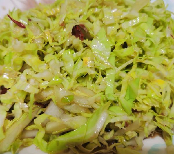 凉拌圆白菜怎么做好吃又简单（茴子白怎样凉拌好吃）-1
