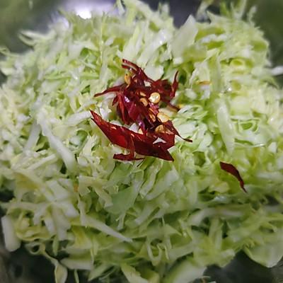 凉拌圆白菜怎么做好吃又简单（茴子白怎样凉拌好吃）-2
