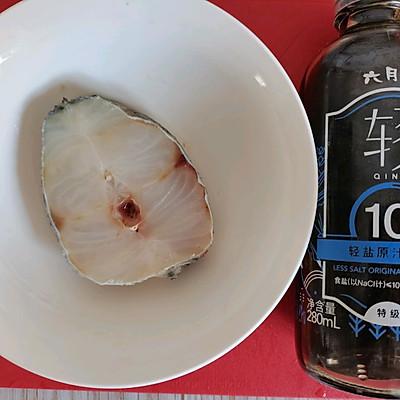 香煎鳕鱼怎么做（最简单煎银鳕鱼的做法窍门）-2