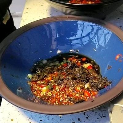 干拌面的做法及配料简单又好吃，菜拌面都炒什么菜-5