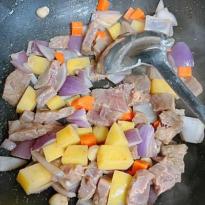 咖喱牛肉土豆饭的做法（咖喱牛肉饭怎么做好吃又烂）-3