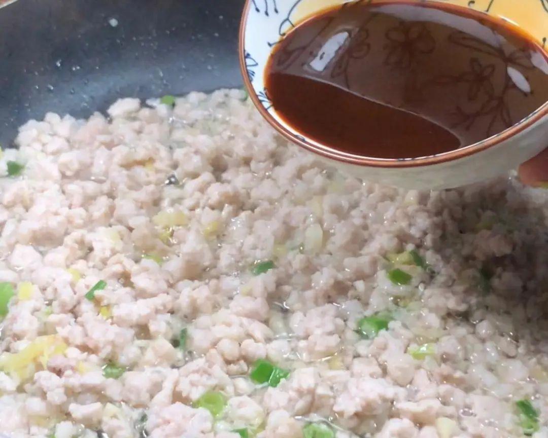 蒜苔炒肉的做法窍门（蒜苔炒肉末怎么炒好吃）-6