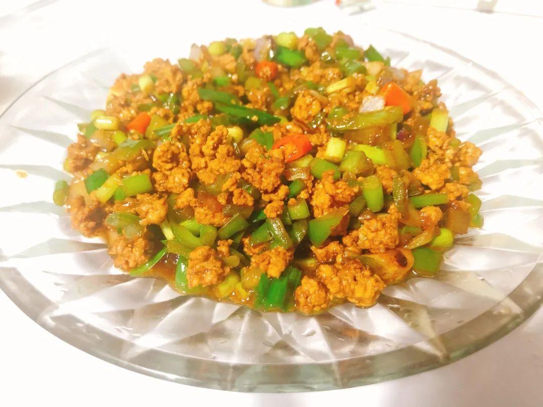 蒜苔炒肉的做法窍门（蒜苔炒肉末怎么炒好吃）-14