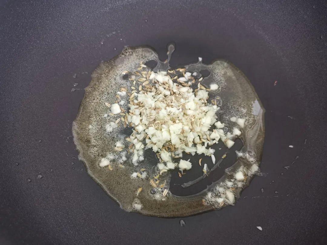 鱿鱼须的做法最简单最好吃（孜然鱿鱼怎么做）-5