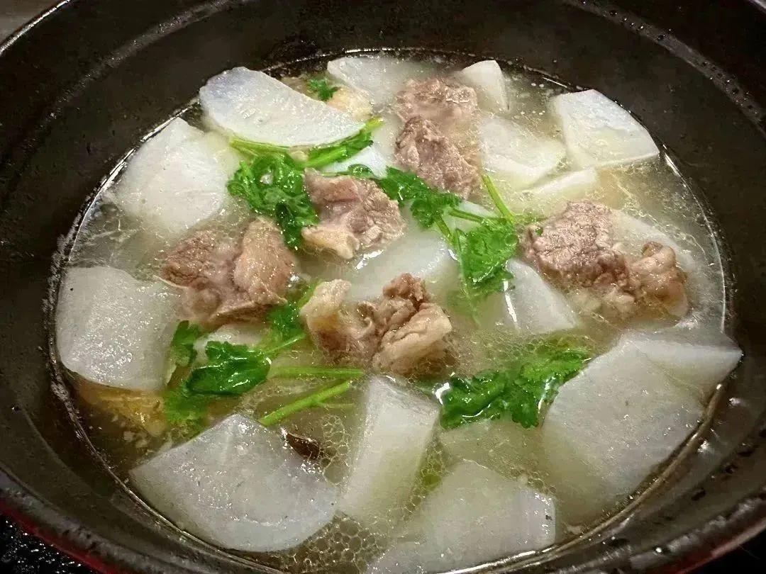 牛腩炖萝卜怎么做又烂又好吃_牛腩清炖萝卜的做法窍门-3