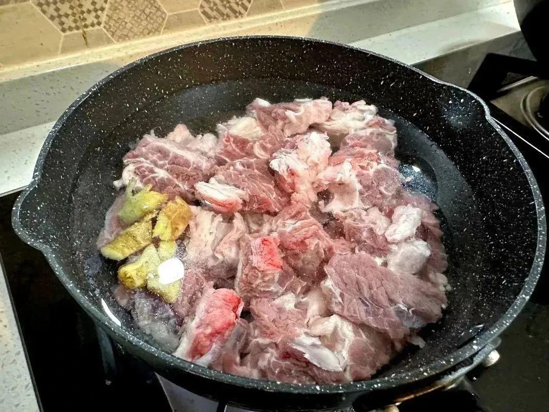 牛腩炖萝卜怎么做又烂又好吃_牛腩清炖萝卜的做法窍门-4