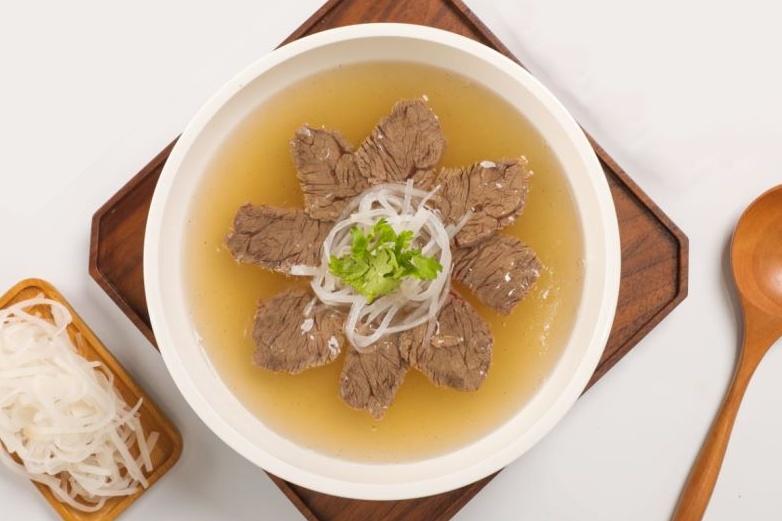 白萝卜炖牛肉汤的做法（牛肉萝卜汤怎么炖白）-9