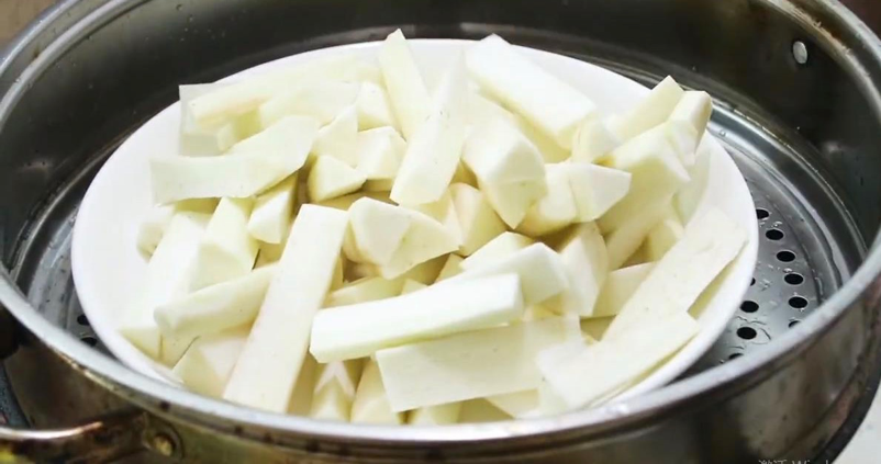 茄子怎么做入味（茄子这样做比肉还好吃）-4