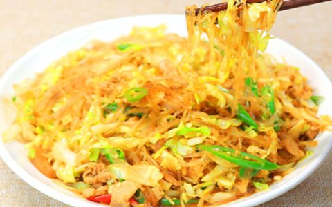 包菜怎样炒好吃又简单，手撕包菜怎么炒好吃