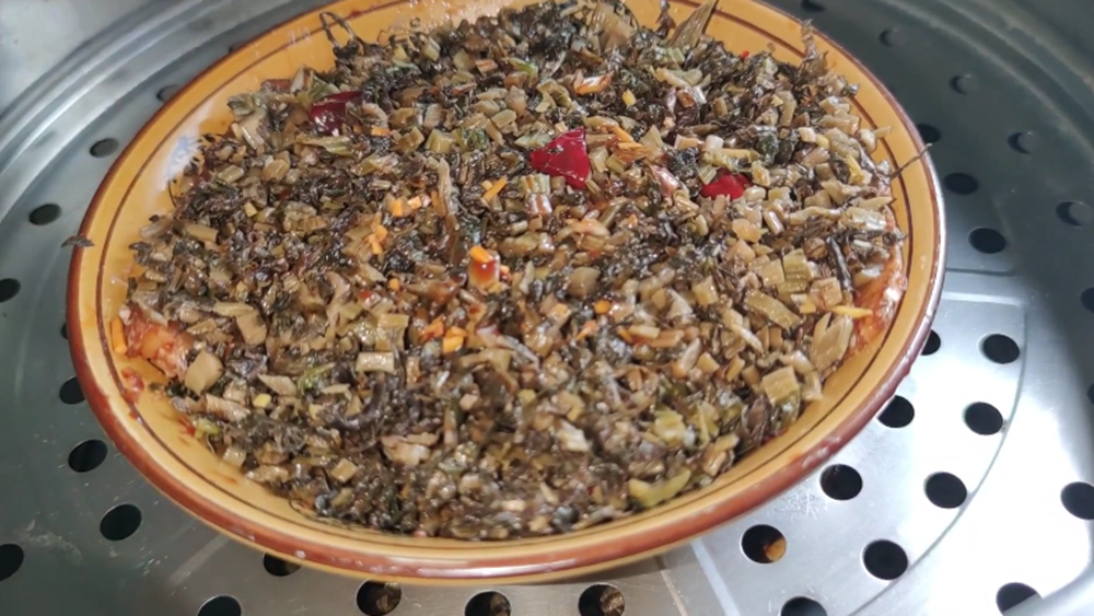 梅菜扣肉怎么做好吃不腻（正宗梅菜扣肉的做法）-10