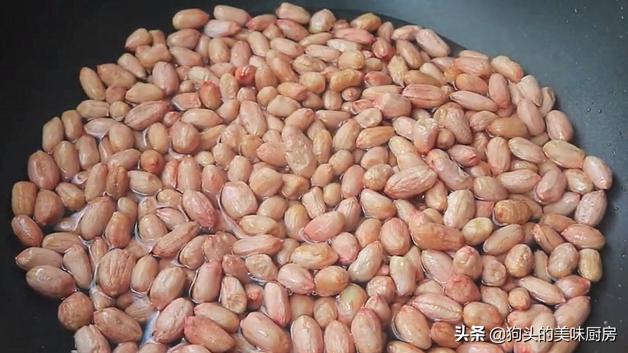炸花生米怎么炸才香又脆（老式花生糖的做法）-7