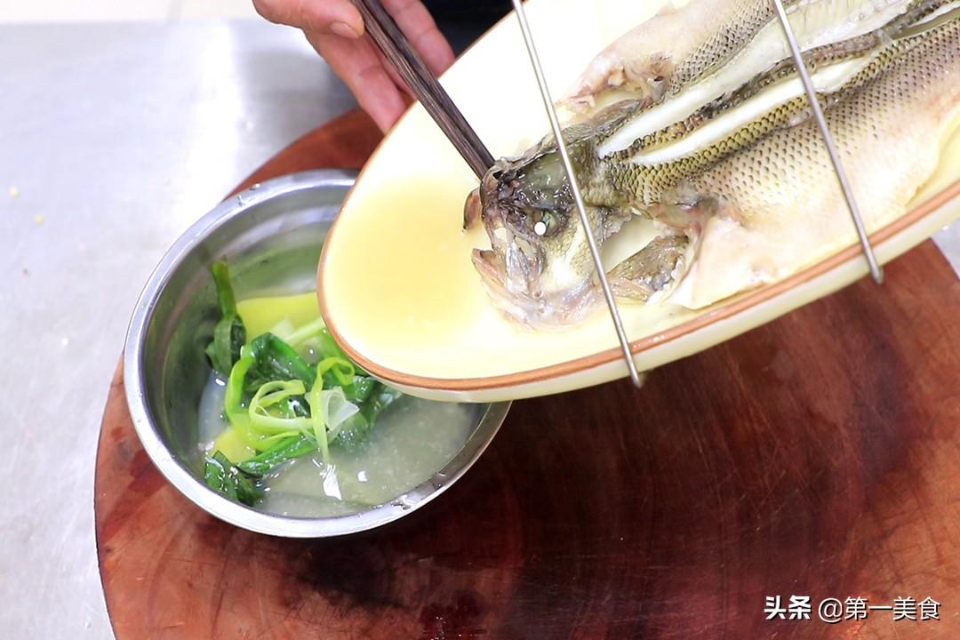 清蒸鱼的做法家常做法 清蒸鱼要先放盐腌制一下吗？-9