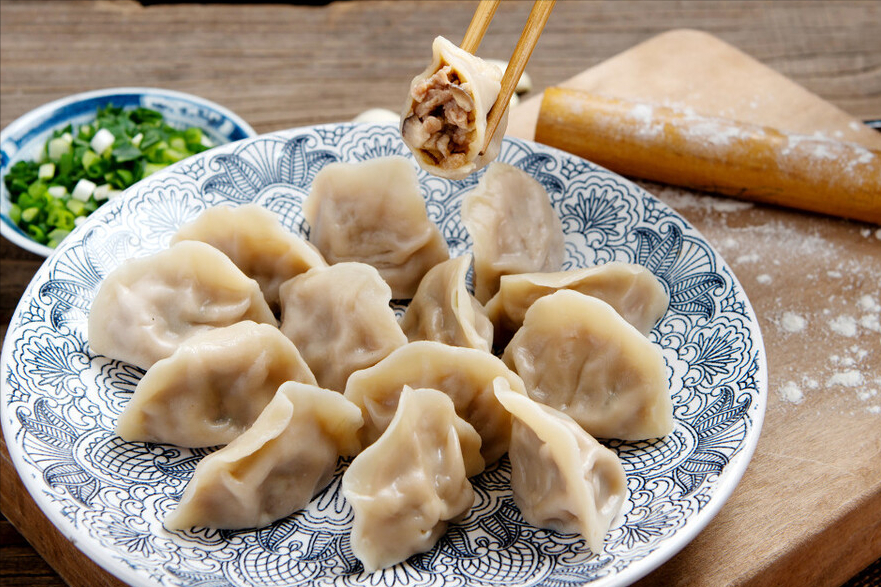 大肉芹菜饺子馅的做法（芹菜肉馅饺子怎么调）-8
