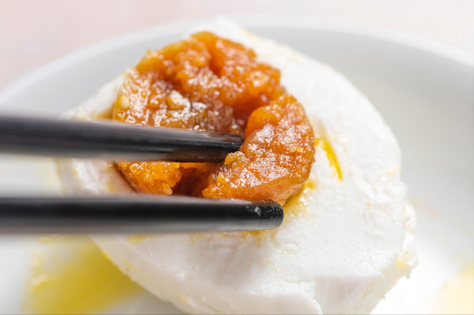 如何腌制咸鸭蛋出油又不咸窍门_腌制咸鸭蛋怎么腌-8