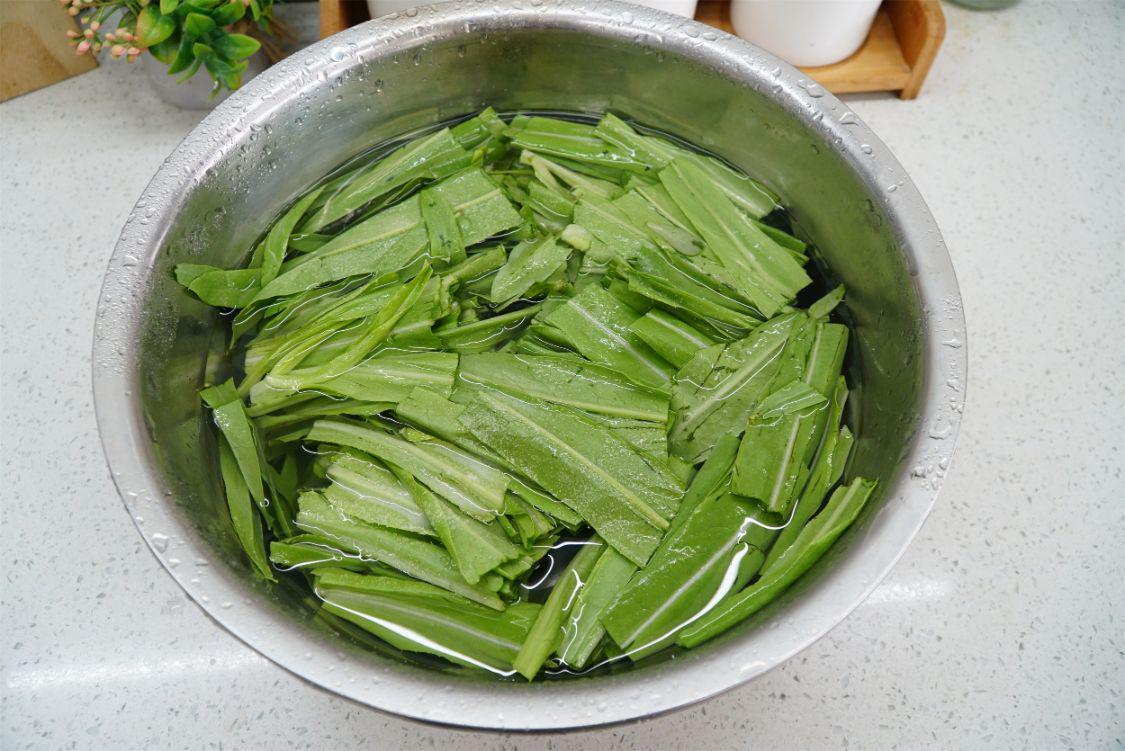 豆豉鲮鱼油菜的做法大全（油麦菜炒豆豉鲮鱼窍门）-5
