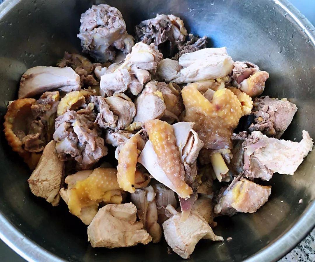白果炖鸡还可以加什么一起炖（新鲜白果炖鸡怎么做）-3