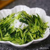 黄瓜大虾馅饺子怎么做_虾仁黄瓜饺子馅的配料及做法-3