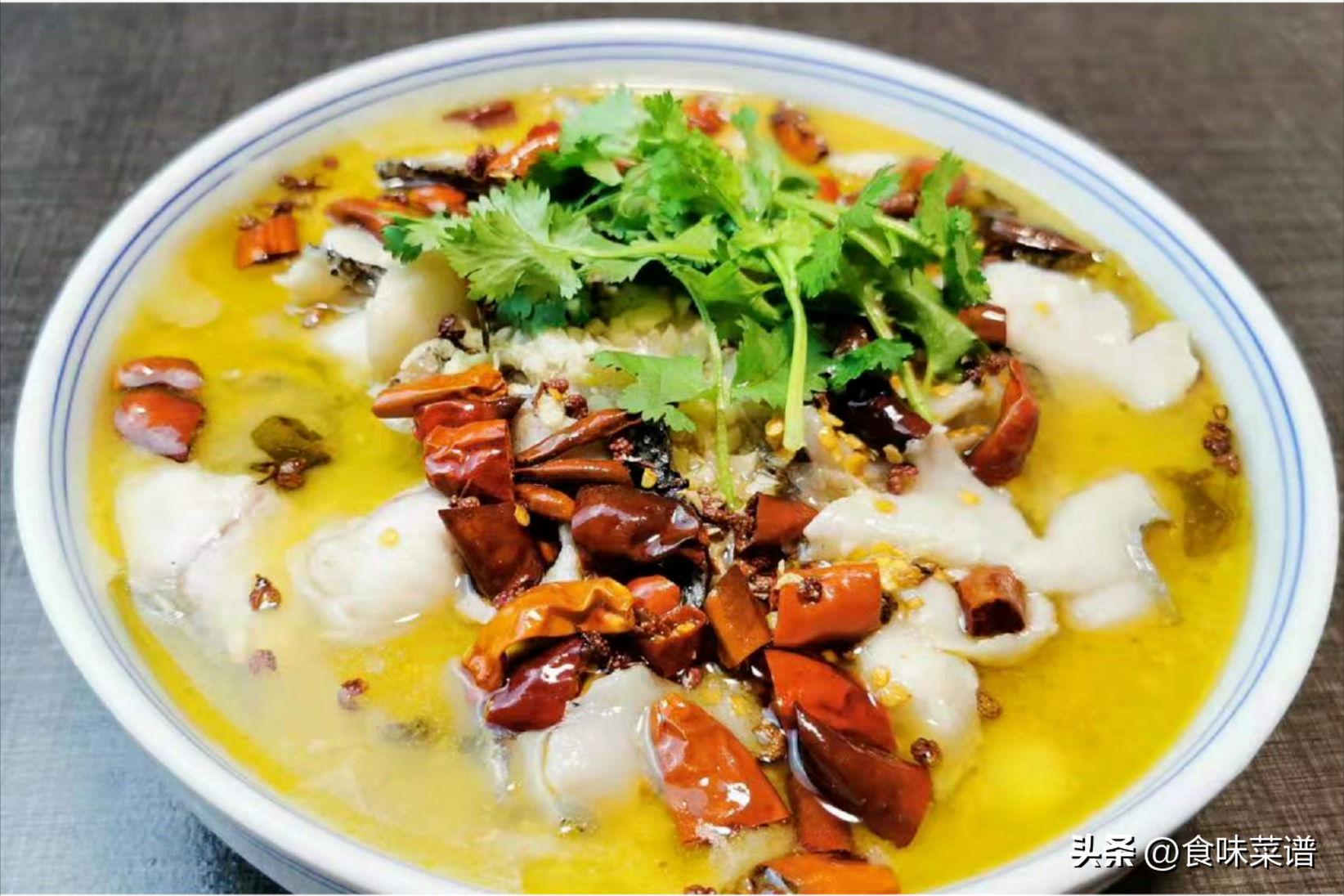 酸菜鱼鱼片怎么腌制 酸菜鱼怎么做不腥？-2