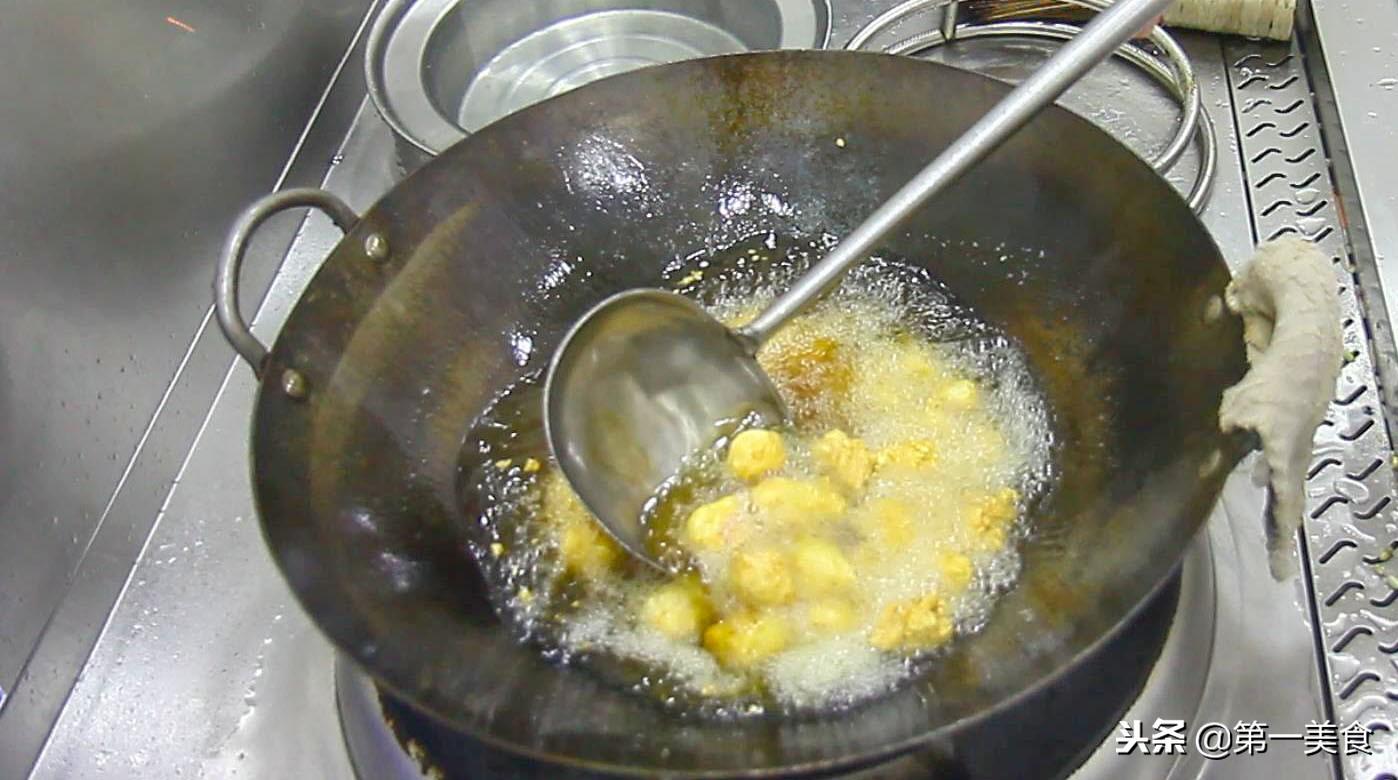菠萝咕咾肉家常的做法（菠萝咕噜肉怎样做）-6
