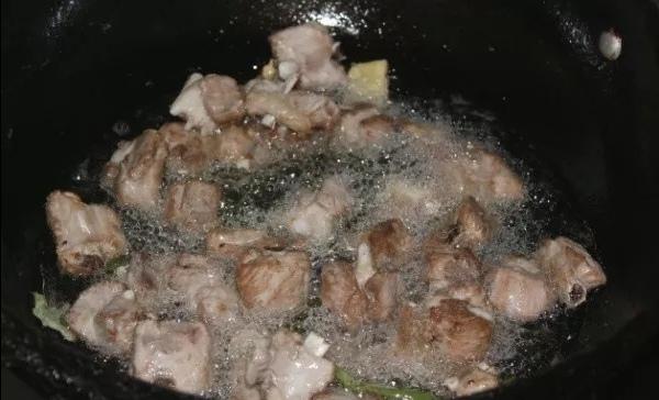 糖醋排骨的做法（川式传统糖醋排骨制法）-5