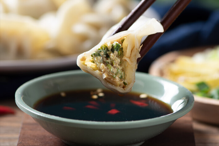 大肉芹菜饺子馅的做法（芹菜肉馅饺子怎么调）-2