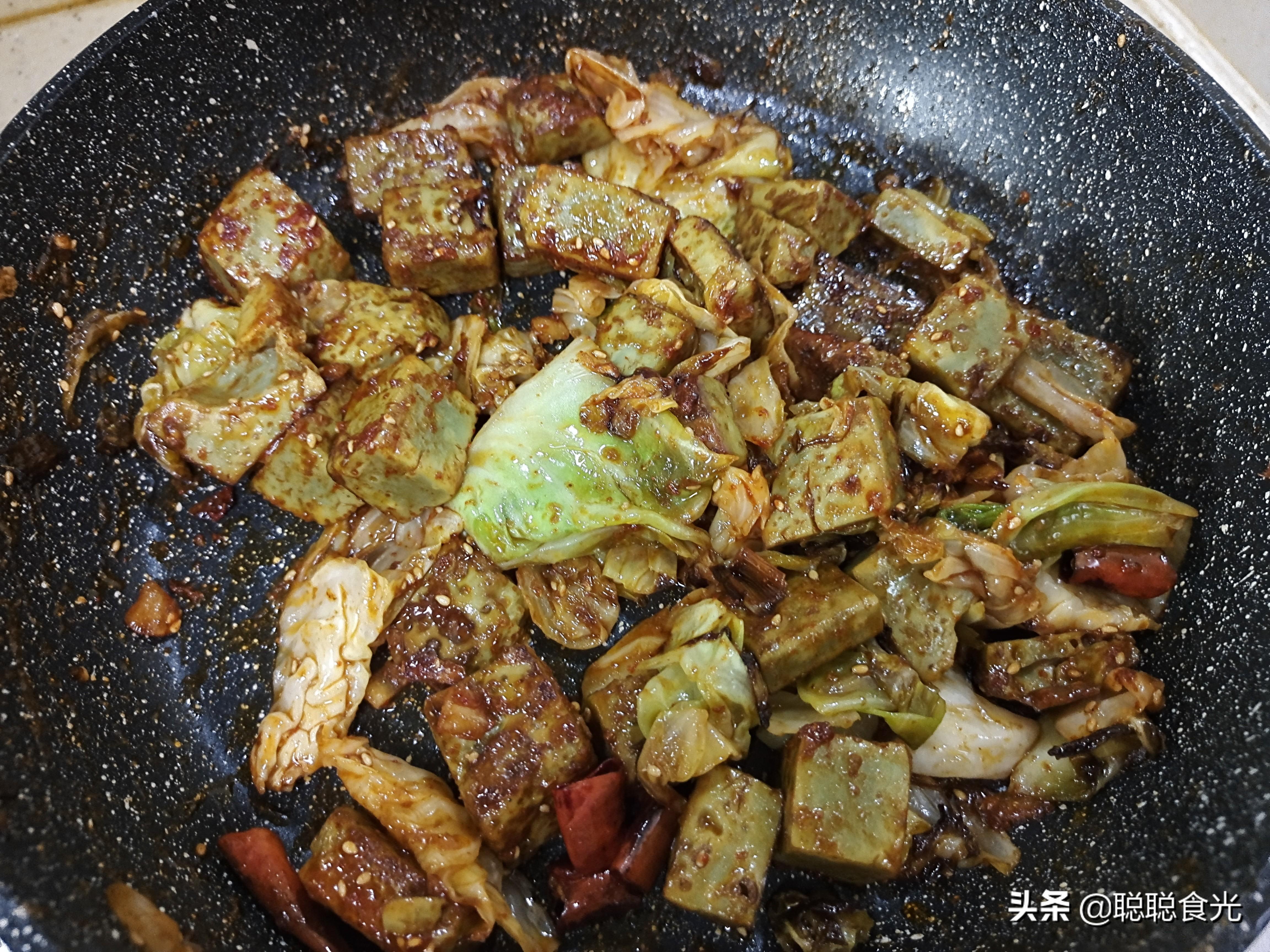 实蛋怎么做好吃又简单（实蛋有绿变黄是坏了吗）-15