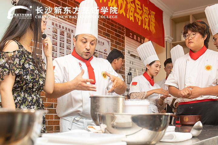 哪里可以学做蛋糕的地方（想学糕点去哪里好）-4