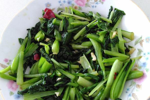 隔夜的茶水能不能吃（如何安全使用冰箱保鲜食物）-3