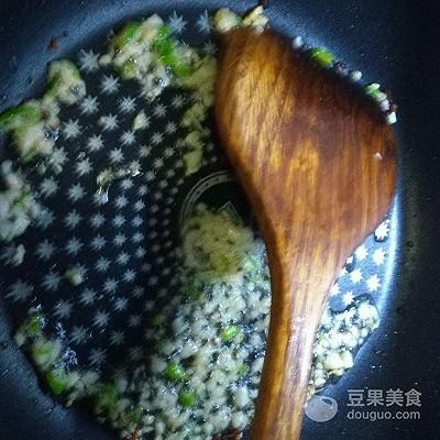 蒜蓉荷兰豆的家常做法，荷兰豆和什么一起炒好吃？-5
