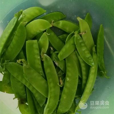 蒜蓉荷兰豆的家常做法，荷兰豆和什么一起炒好吃？-2