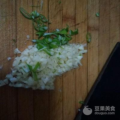 蒜蓉荷兰豆的家常做法，荷兰豆和什么一起炒好吃？-4