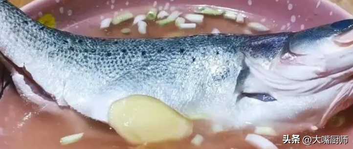 怎样做清蒸鱼又嫩又好吃（清蒸鱼怎么淹制）-4