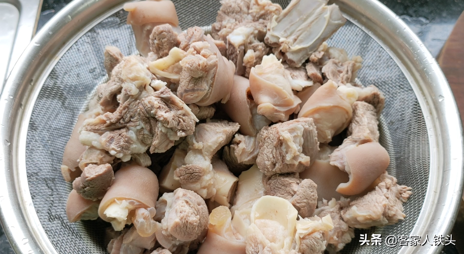 羊肉汤锅的做法及配料（羊肉怎么煲汤有营养）-4