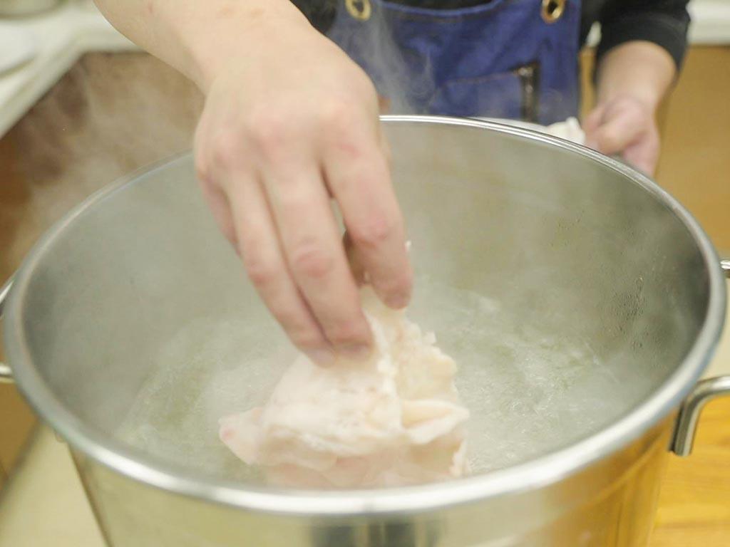 羊肉汤怎么做好喝又香（炖羊肉的正确方法）-1