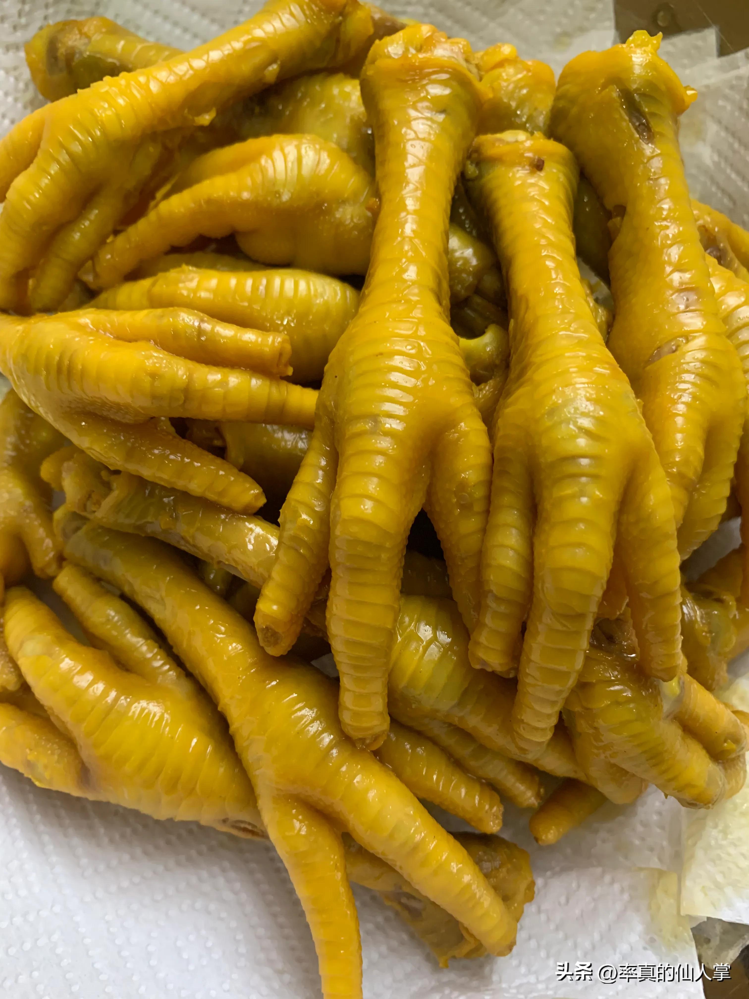 烧烤店盐焗鸡爪的做法（盐焗鸡爪做好会变轻吗）-5