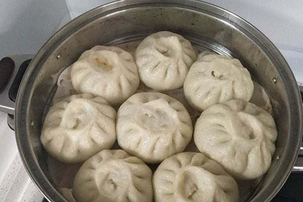 白菜鲜肉包子馅的做法（如何调白菜肉馅包子）-1