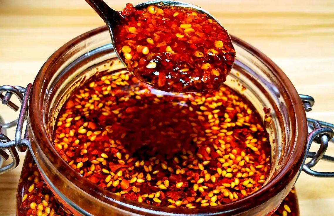 怎样炸辣椒油又香又辣又红_最简单炸辣椒油的方法-3