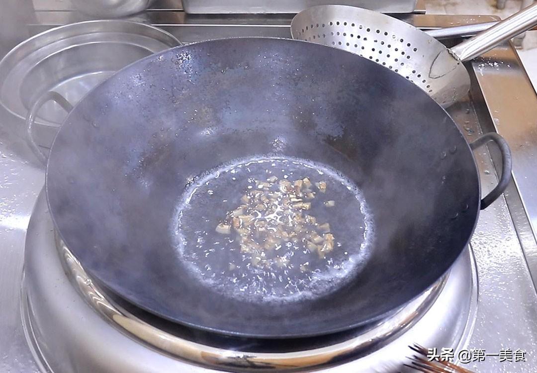 怎么做蛋炒饭简单又好吃_蛋炒饭如何炒好-9