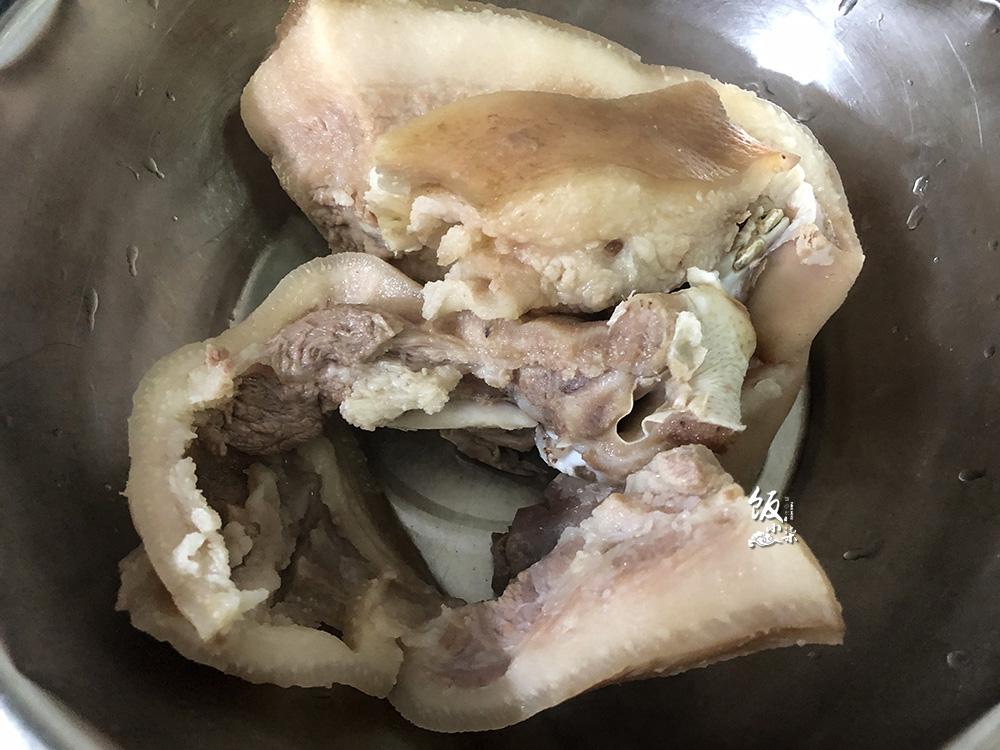 卤猪头的做法完整过程，猪头肉怎么卤又红又亮？-3